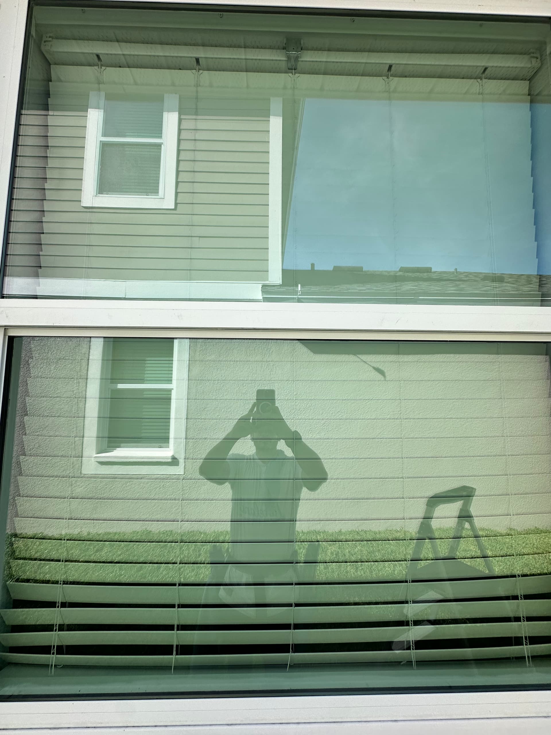 Gallery photos for Streak-Free Exterior Window Cleaning That Actually Shows: Image #1