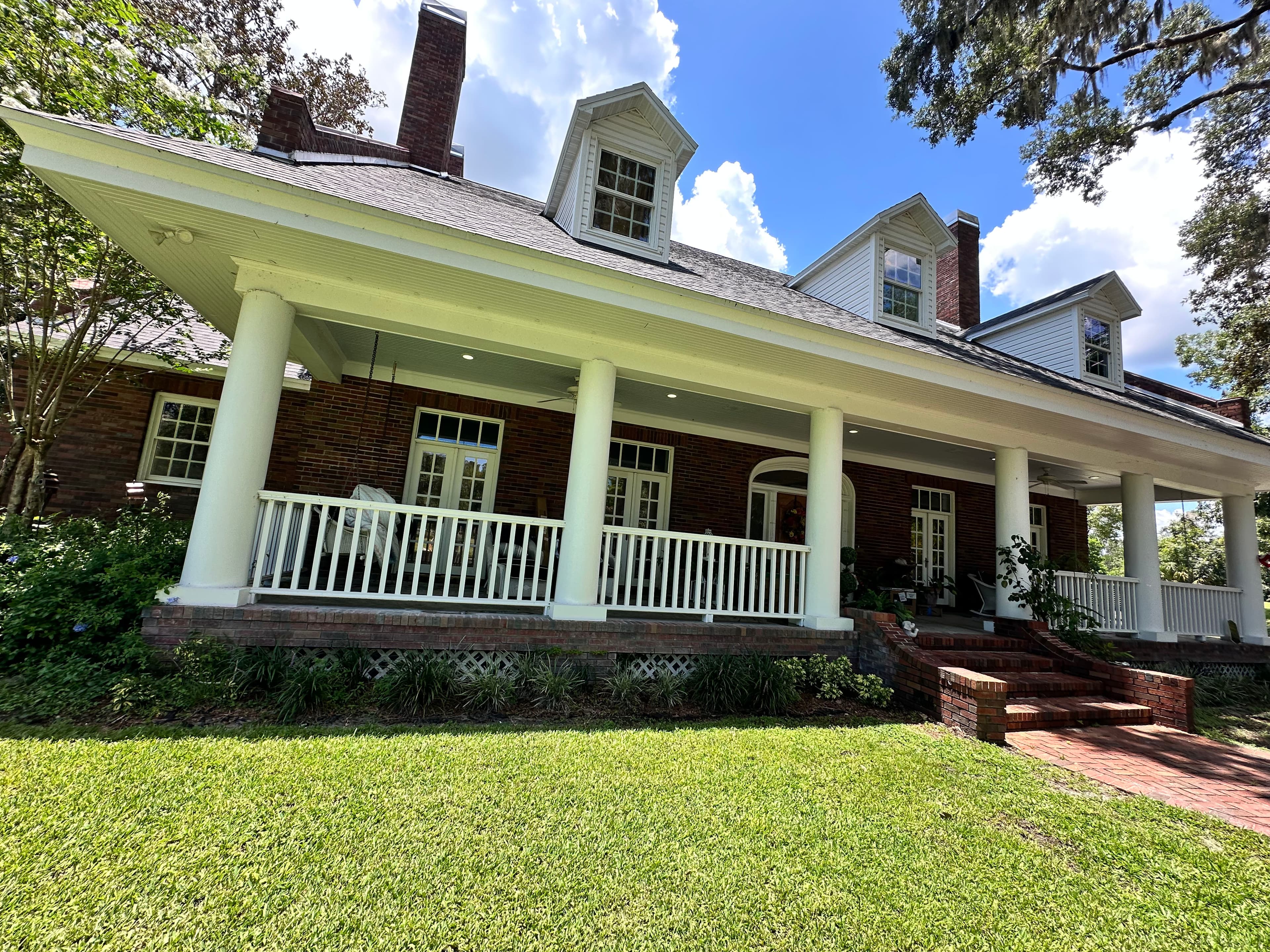 Project Clean Windows and a Polished Exterior Make a Big Difference image