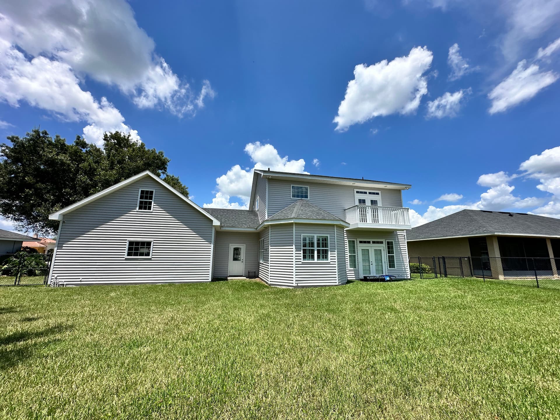 Exterior Window Cleaning Done Right in Lakeland image