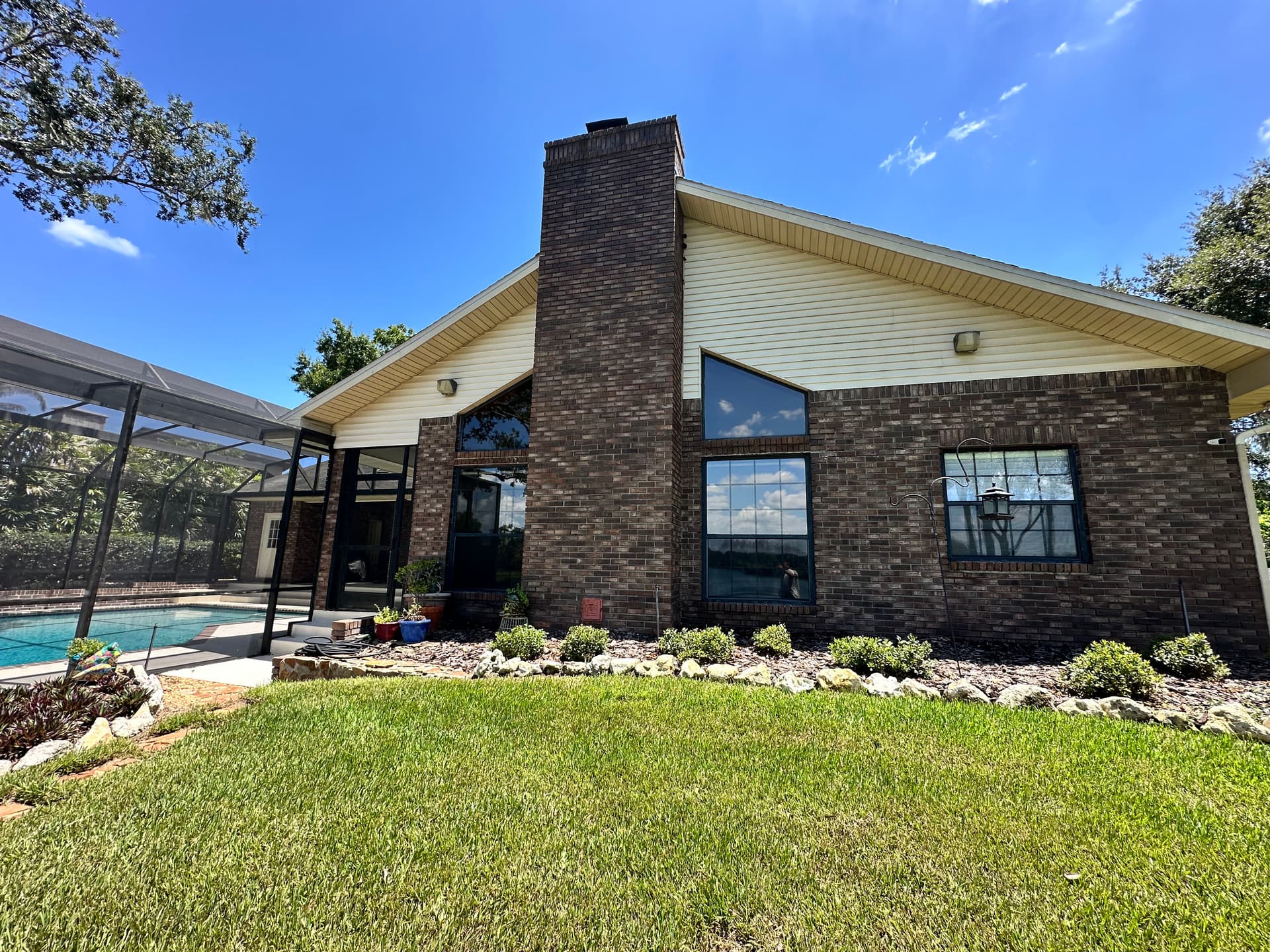 Exterior Window Cleaning for a Lakeland Home image