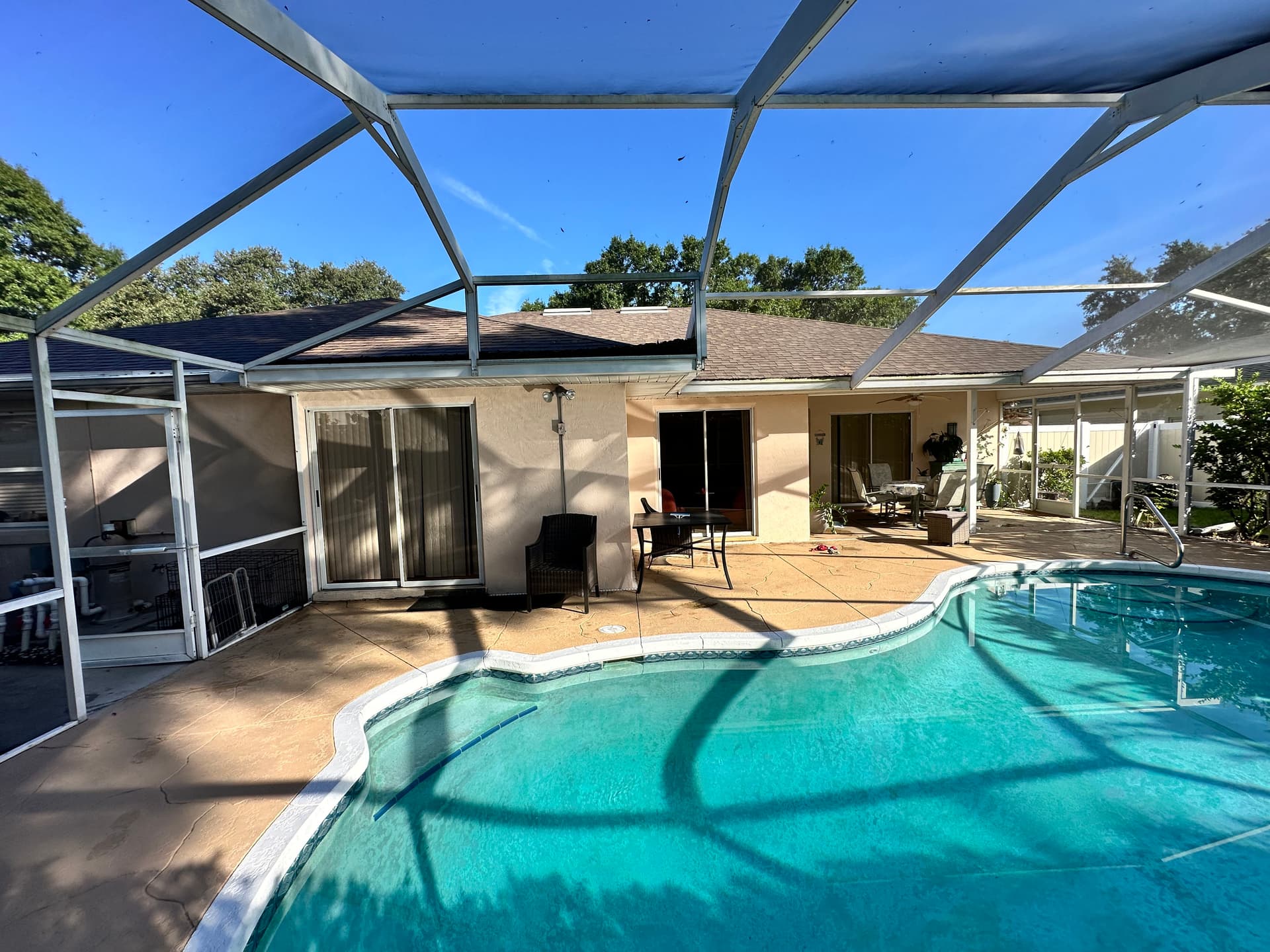 Pool Screen Enclosure Cleaning Done Right in Lakeland image