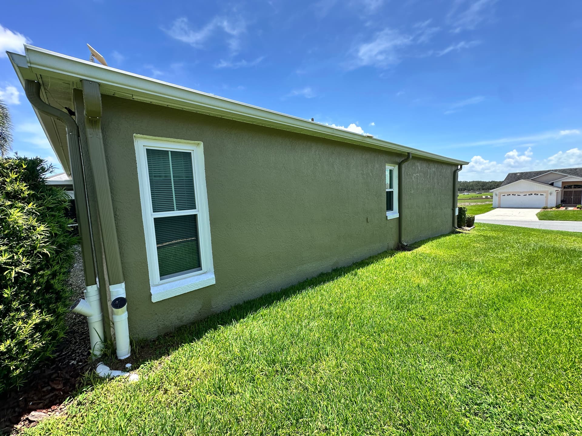 Exterior Window Cleaning That Actually Makes a Difference in Lakeland image