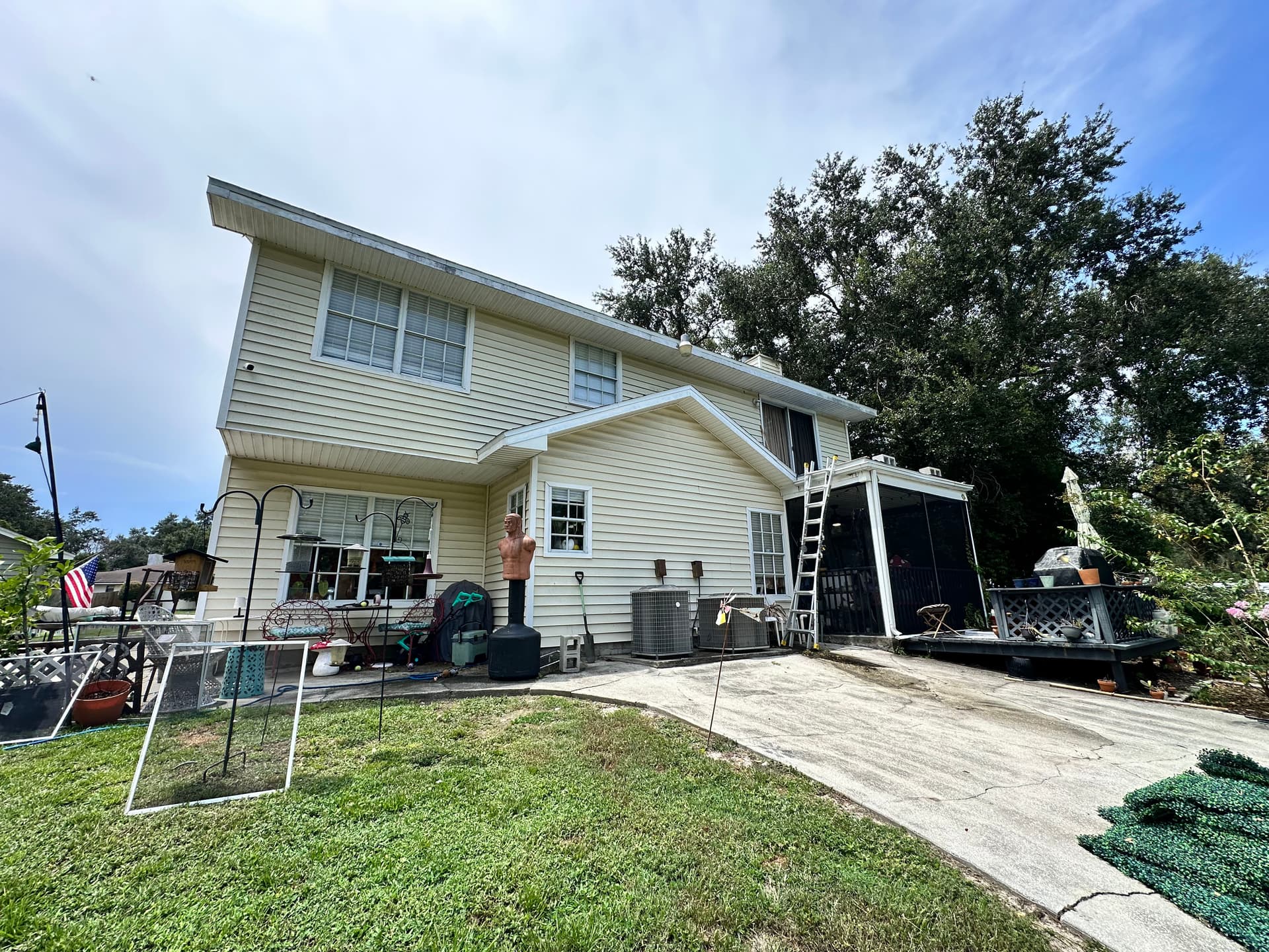 Exterior Window Cleaning That Makes a Lakeland Home Shine image
