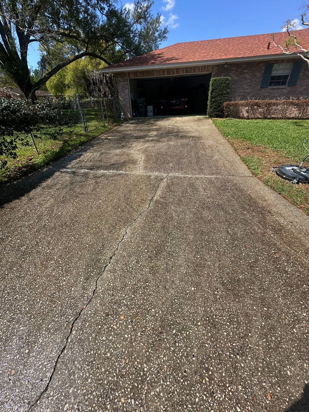 Gallery photos for Freshly Cleaned Driveway in Lakeland FL: Image #1