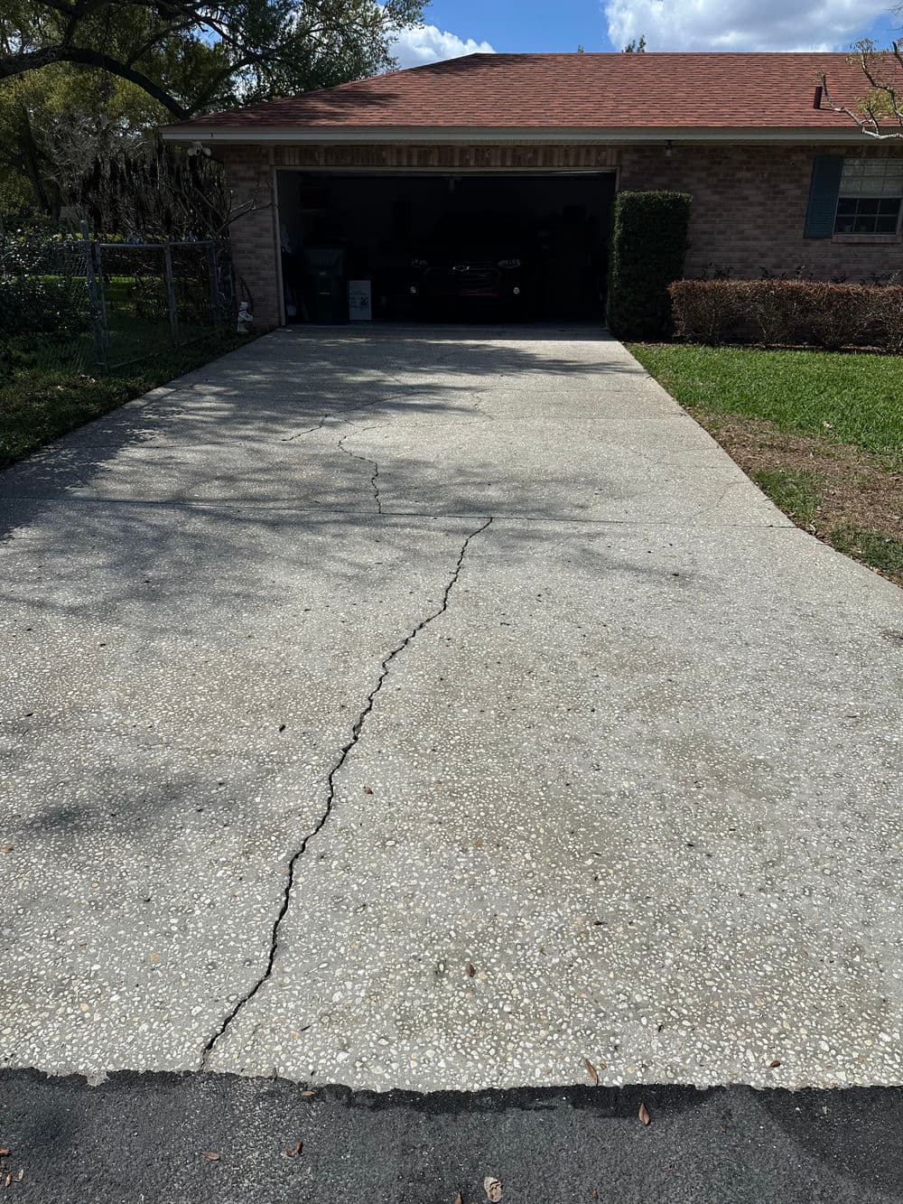 Freshly Cleaned Driveway in Lakeland FL image